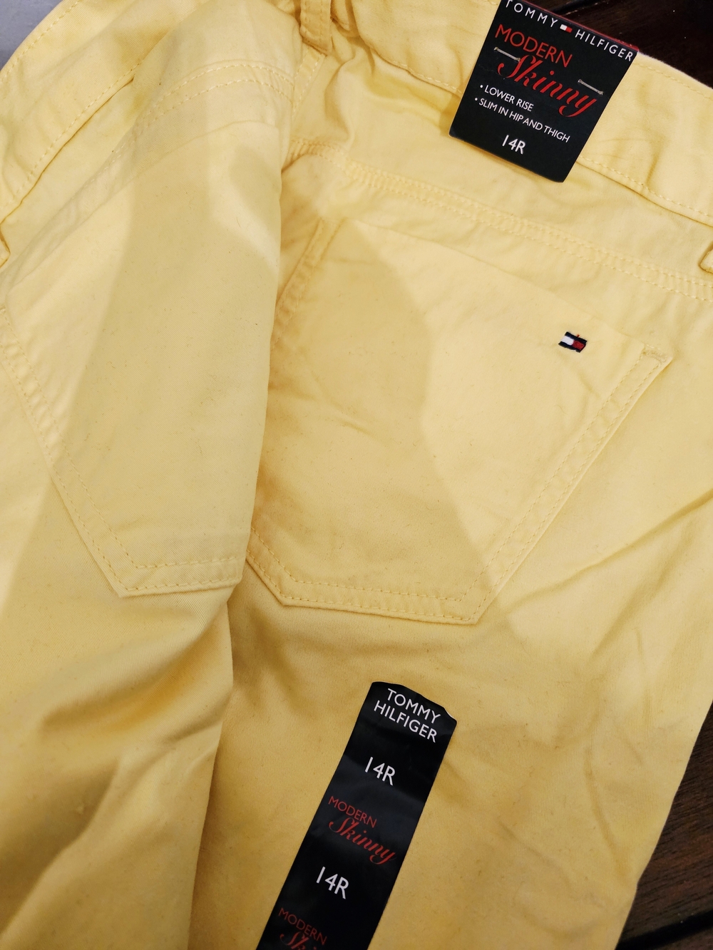 Tommy Hilfiger Women’s Bright Yellow Skinny-Leg Jeans - Picture 9 of 11